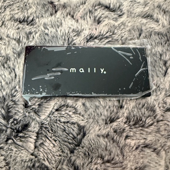 Mally Beauty Other - Mally concealer system.